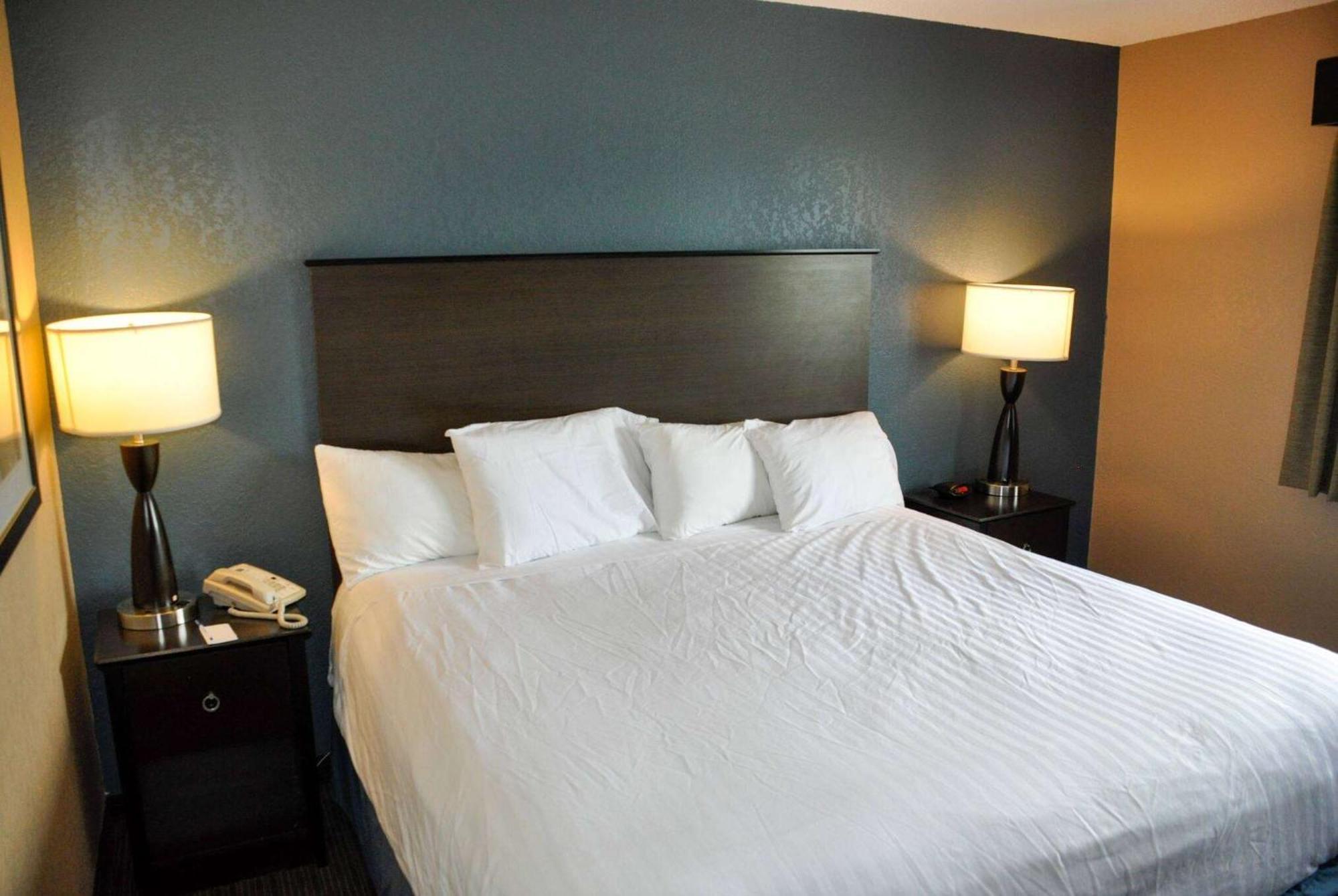 Americinn By Wyndham קליר לייק מראה חיצוני תמונה
